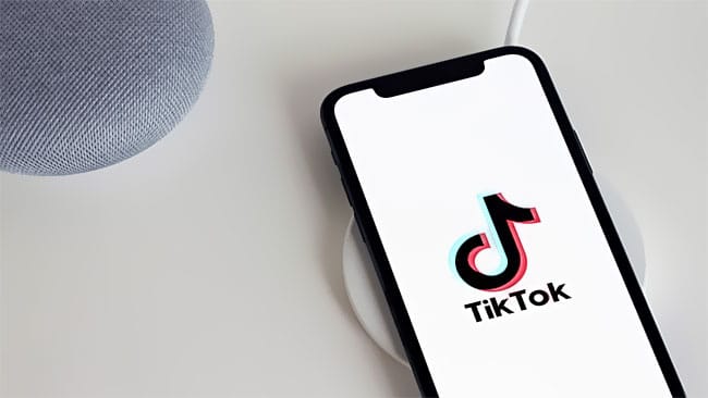 TikTok حذف أكثر من 104 مليون مقطع فيديو 