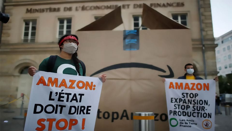 ناشطون فرنسيون يطالبون بمنع توسع شركة أمازون